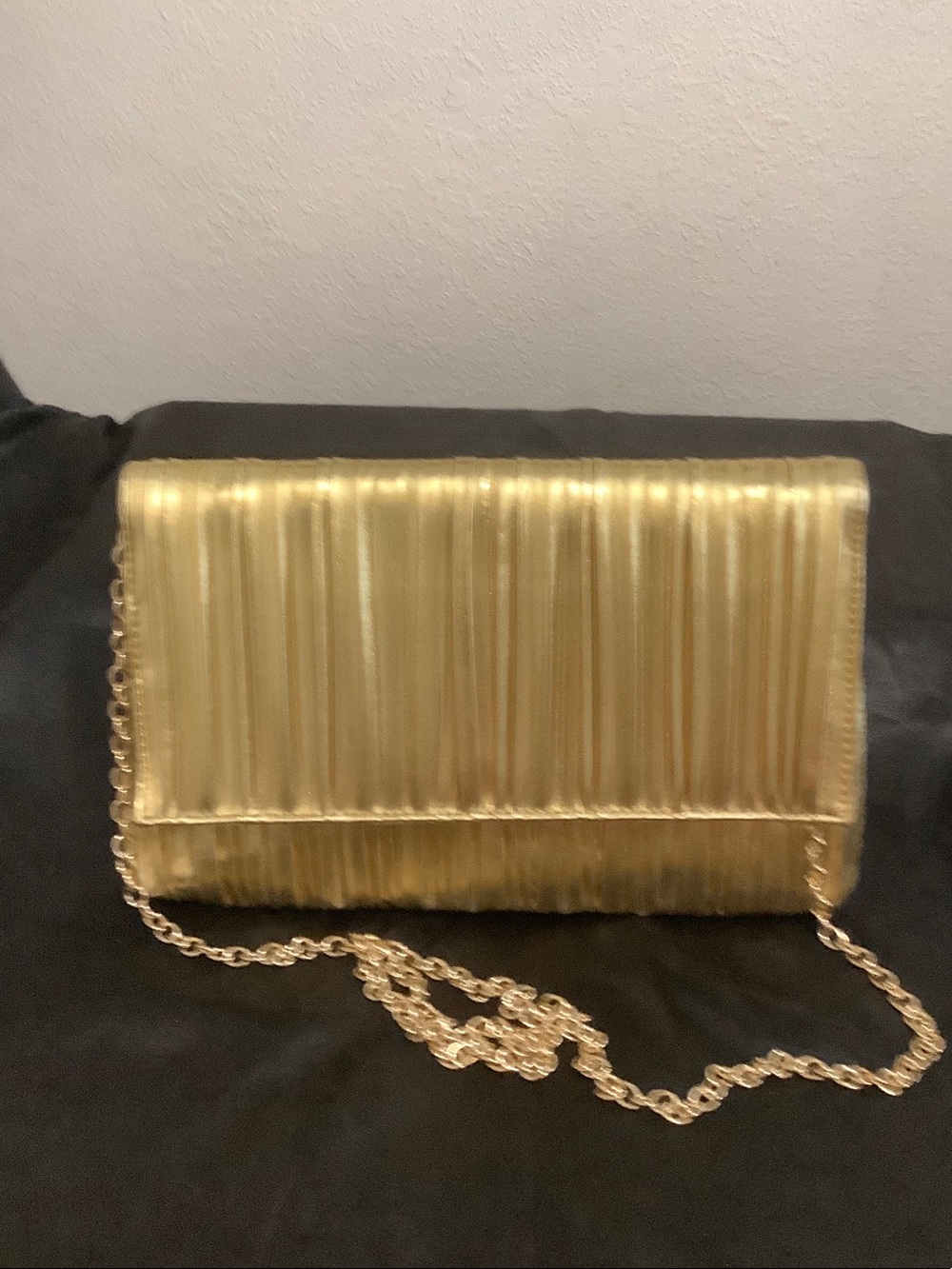 Elegant Gold Pleated Chain Shoulder Bag